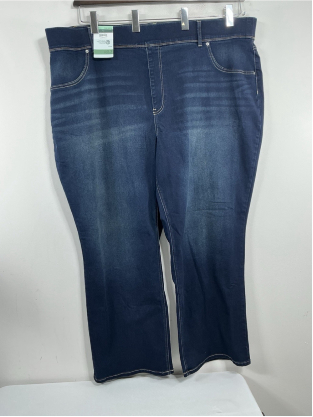 Womans NWT Terra & Sky Bootcut Pull On Dark Blue Jeans Size 4 X (28w-30w)